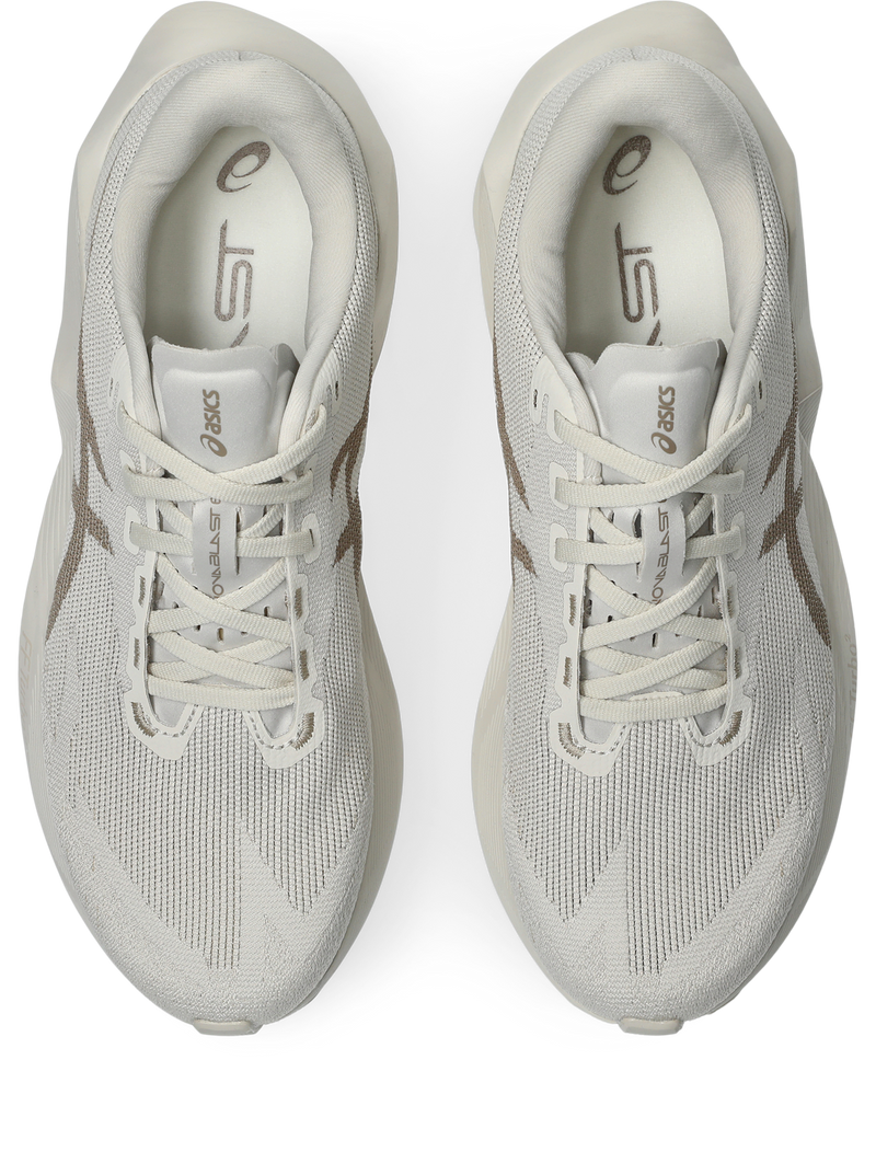 Men's Novablast 6 (250 - Soft Oat/Greige)