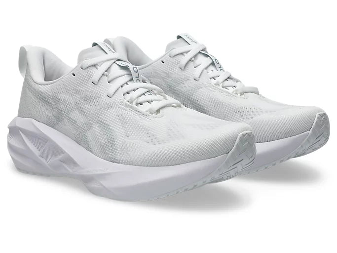 Women's Novablast 5 (100 - White/Piedmont Grey)