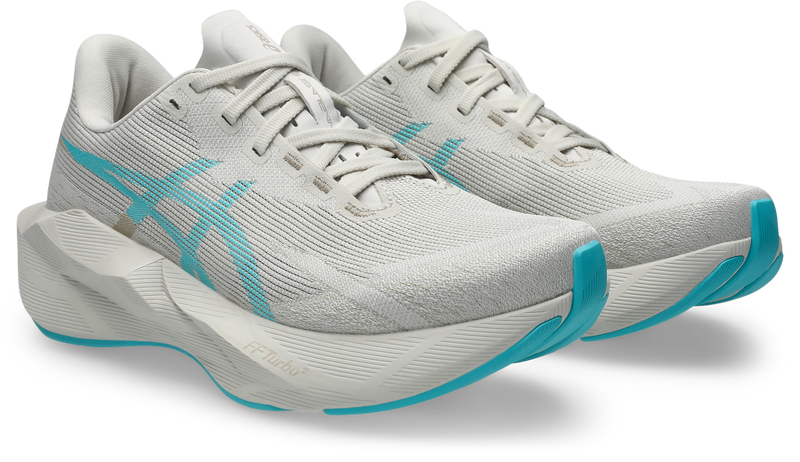Women's Novablast 6 (250 - Soft Oat/Energy Aqua)