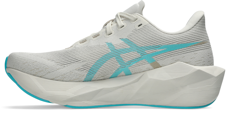 Women's Novablast 6 (250 - Soft Oat/Energy Aqua)