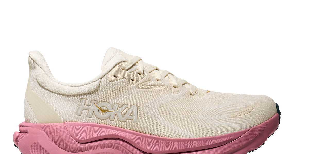 Women's Arahi 8 (ARLN - Alabaster/Lingonberry) — TC Running Co