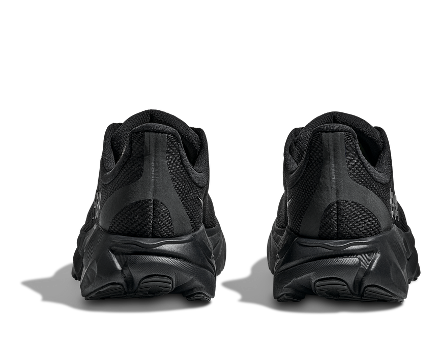 Women's Arahi 8 WIDE (BBLC - Black/Black)