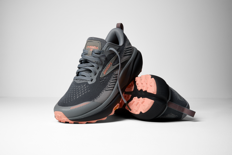 Women's Cascadia 20 (038 - Grey/Grey/Peach)