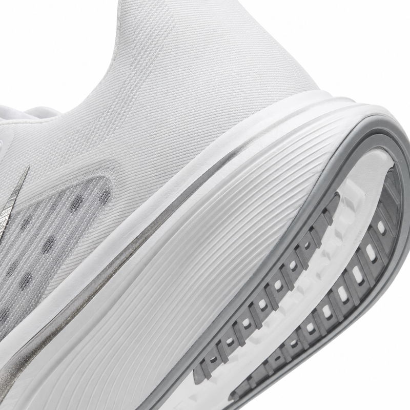 Women’s Pegasus Plus 2 (White/Metallic Silver-Off White)