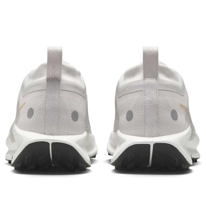 Women’s React Pegasus Trail 5 GORE-TEX (008 - Vast Gray/Sanddrift)