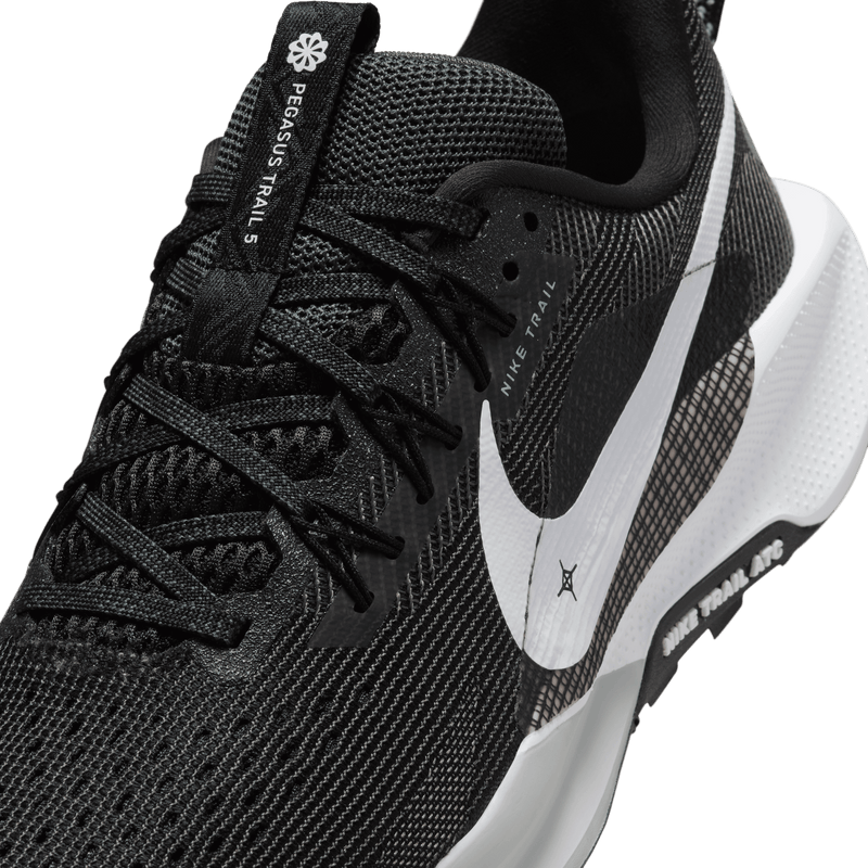 Women’s React Pegasus Trail 5 (001 - Black/White-Anthracite-Wolf Grey)