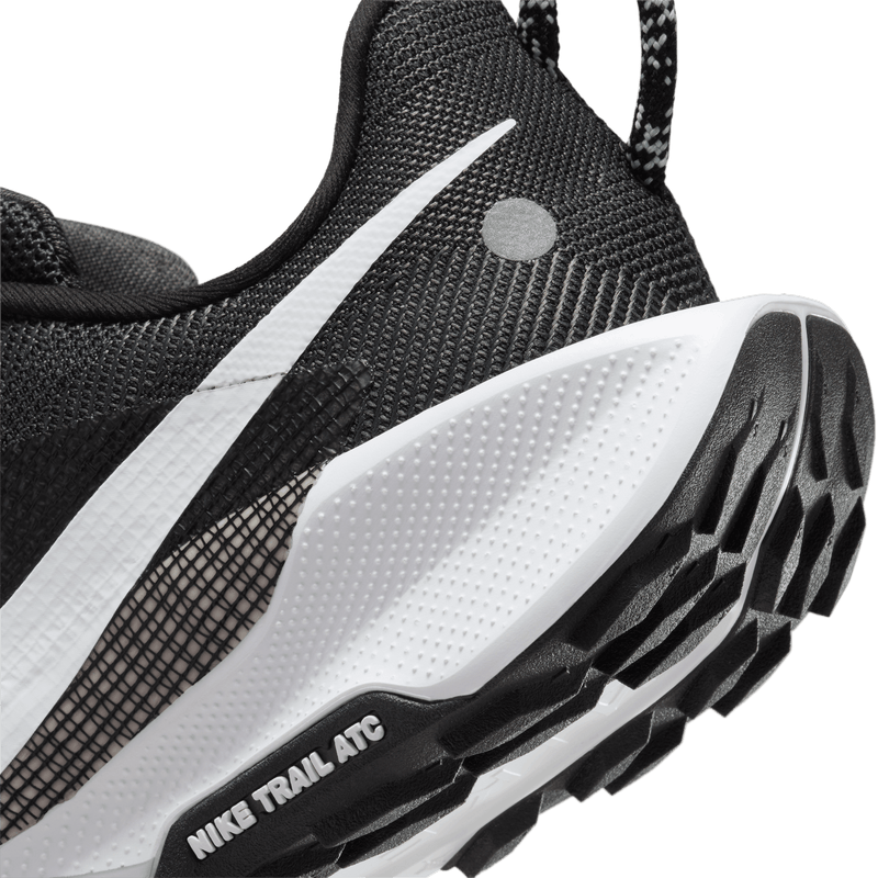 Women’s React Pegasus Trail 5 (001 - Black/White-Anthracite-Wolf Grey)