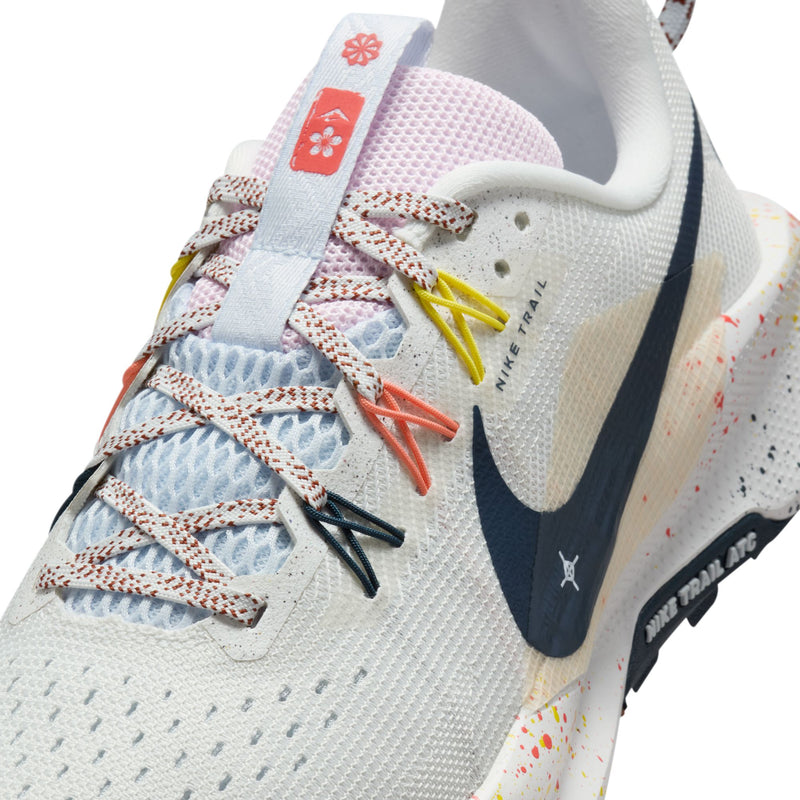 Women’s React Pegasus Trail 5 (102 - Summit White/Armory Navy-Football Grey)