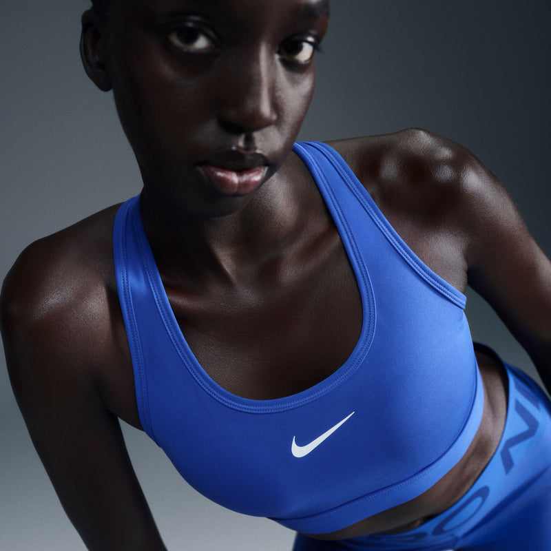 Women’s Swoosh Medium Support Sports Bra (405 - Hyper Royal/White)