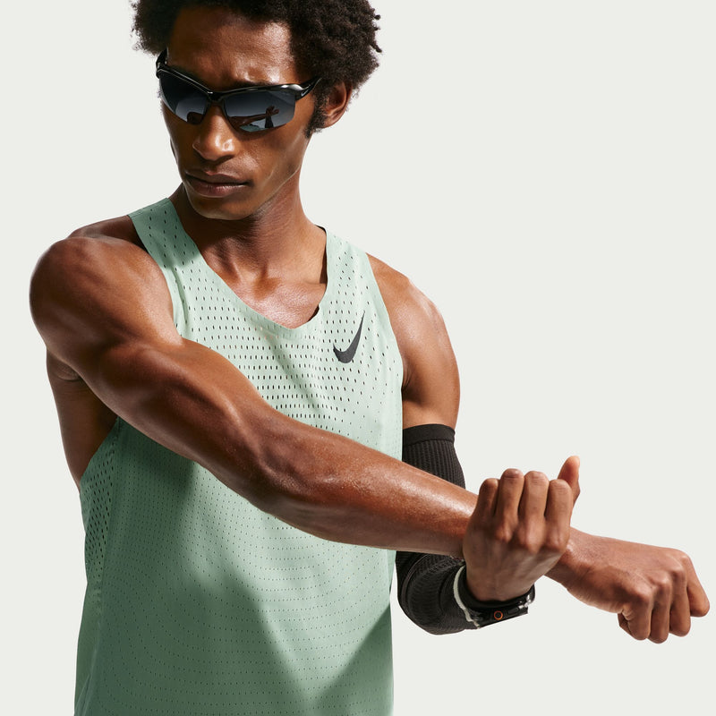 Men's AeroSwift Dri-FIT ADV Running Singlet (006 - Steam/Black)