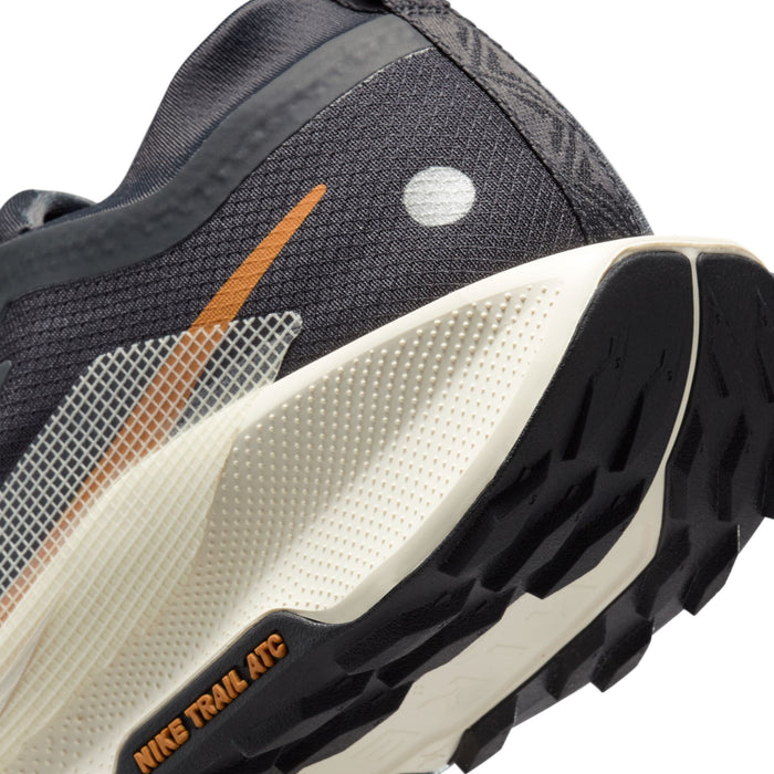 Men’s React Pegasus Trail 5 GORE-TEX (007 - Off Noir/Pale Ivory-Black-Monarch)