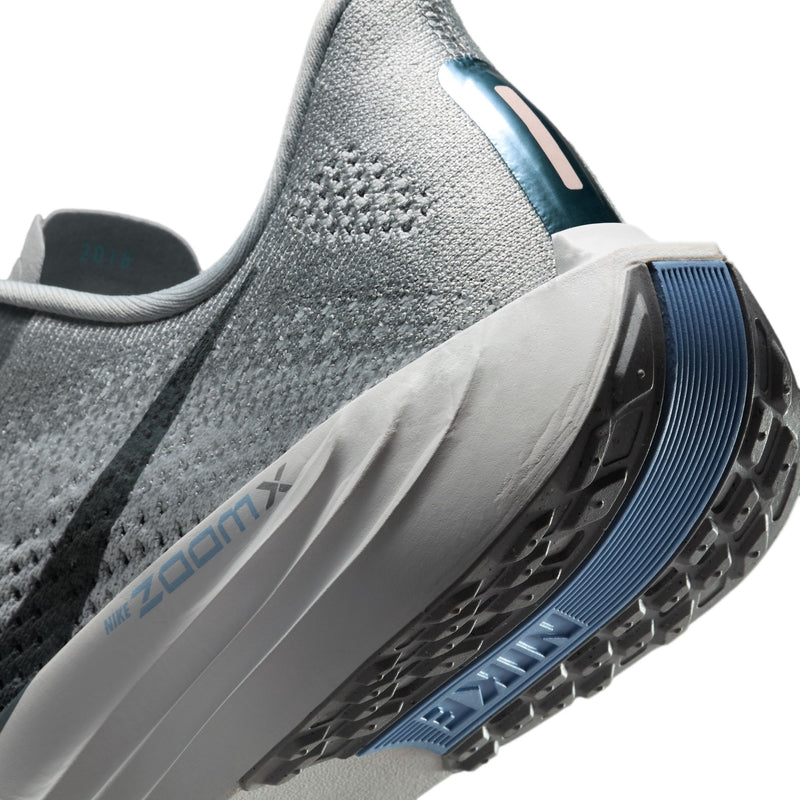 Women’s Pegasus Plus (004 - Photon Dust/Cool Grey-Summit White)