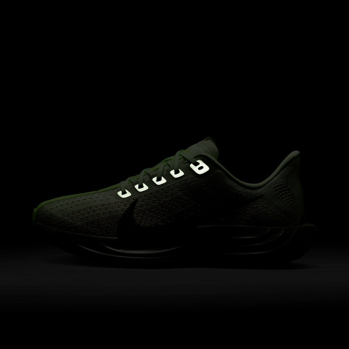 Women’s Pegasus Plus (700 - Barely Volt/Armory Navy-Sesame)