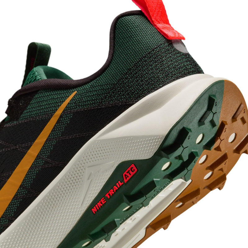 Men’s Wildhorse 10 (005 - Black/Desert Ochre-Fir-Bright Crimson)