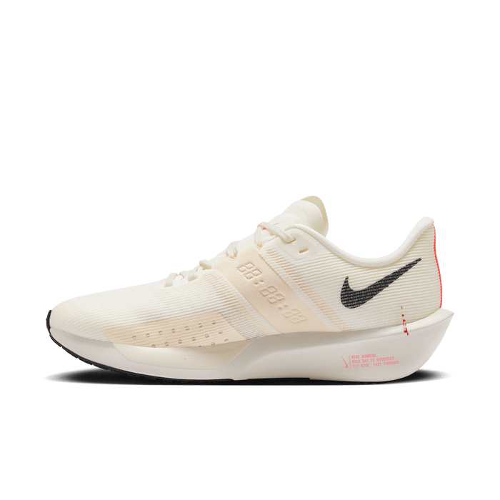 Unisex Rival Fly 4 (104 - Sail/Black-Pale Ivory-Guava Ice)