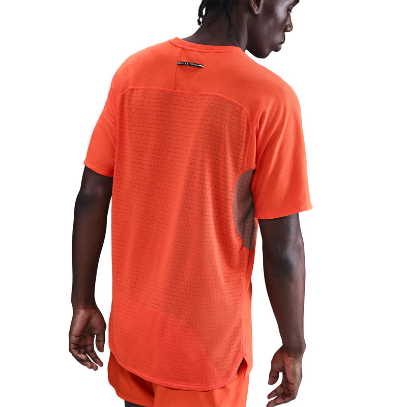 Men's Solar Chase Dri-FIT ADV Short-Sleeve Running Top (633 - Picante Red/Black)