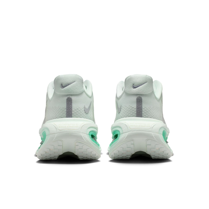 Women's Vomero Premium (300 - Barely Green/Metallic Silver)