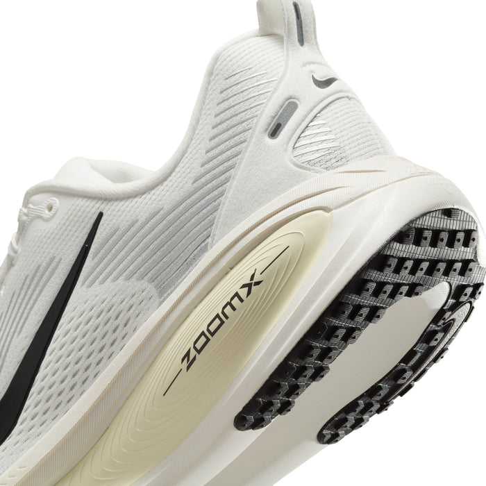 Men's Vomero 18 (101 - Summit White/Black-Coconut Milk)