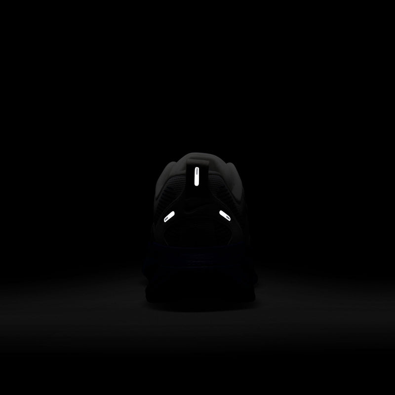 Men's Vomero 18 (104 - White/Black-Blue Tint-Light Marine)