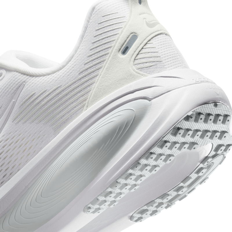 Men's Vomero 18 (106 - White/White-Photon Dust-Summit White)