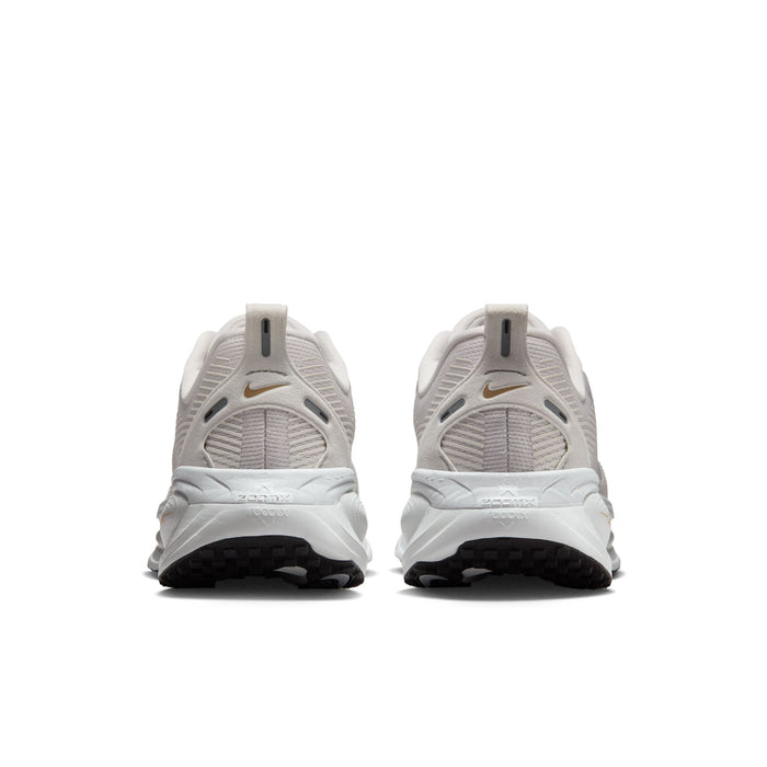 Women's Vomero 18 (007 - Vast Grey/Wolf Grey-Summit White-Hemp)