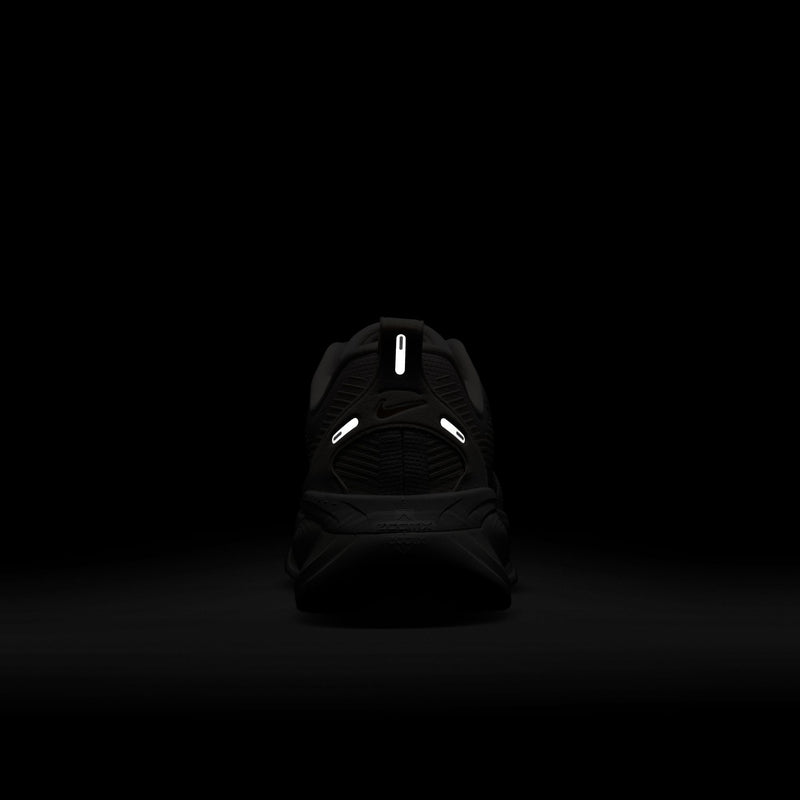 Women's Vomero 18 (007 - Vast Grey/Wolf Grey-Summit White-Hemp)