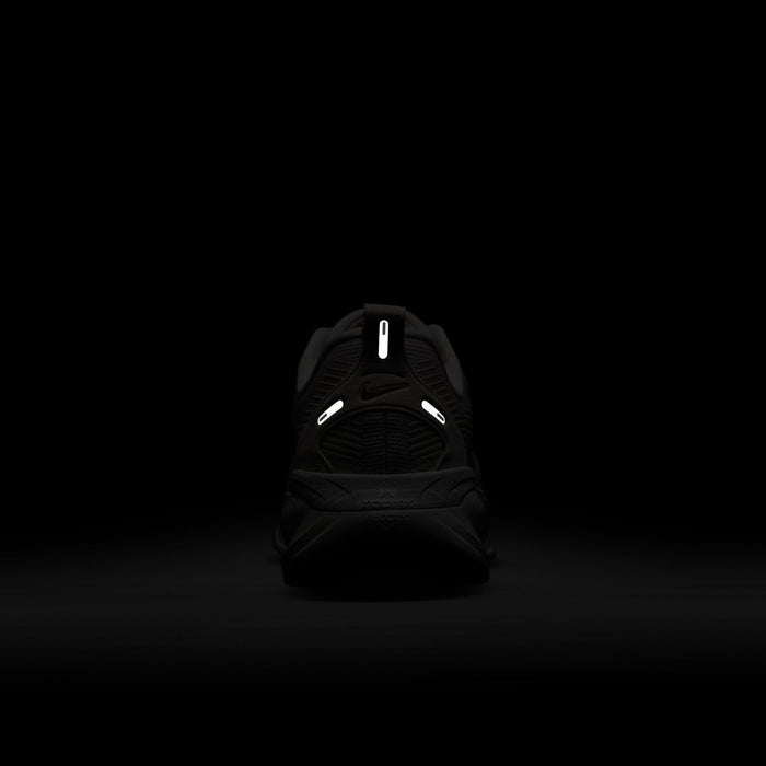 Women's Vomero 18 (007 - Vast Grey/Wolf Grey-Summit White-Hemp)