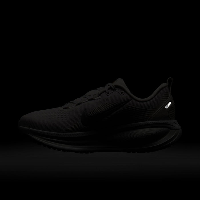 Women's Vomero 18 (007 - Vast Grey/Wolf Grey-Summit White-Hemp)