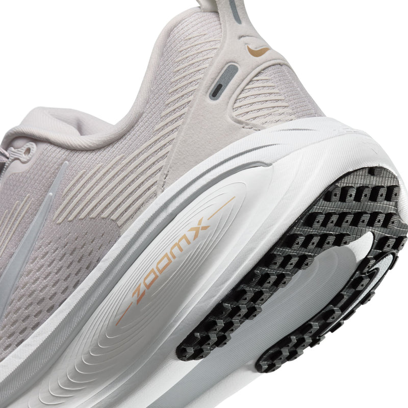 Women's Vomero 18 (007 - Vast Grey/Wolf Grey-Summit White-Hemp)