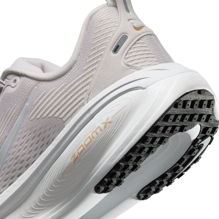 Women's Vomero 18 (007 - Vast Grey/Wolf Grey-Summit White-Hemp)