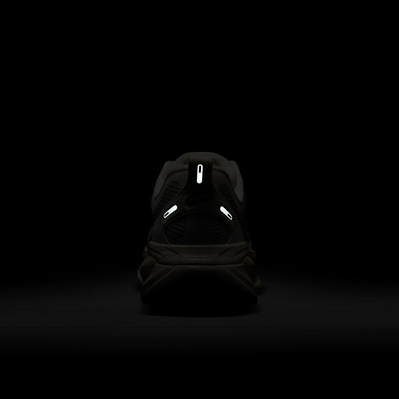 Women's Vomero 18 (101 - Summit White/Black-Coconut Milk)