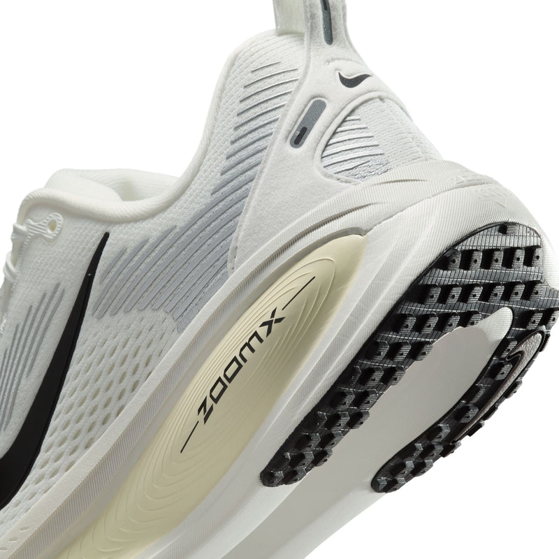 Women's Vomero 18 (101 - Summit White/Black-Coconut Milk)