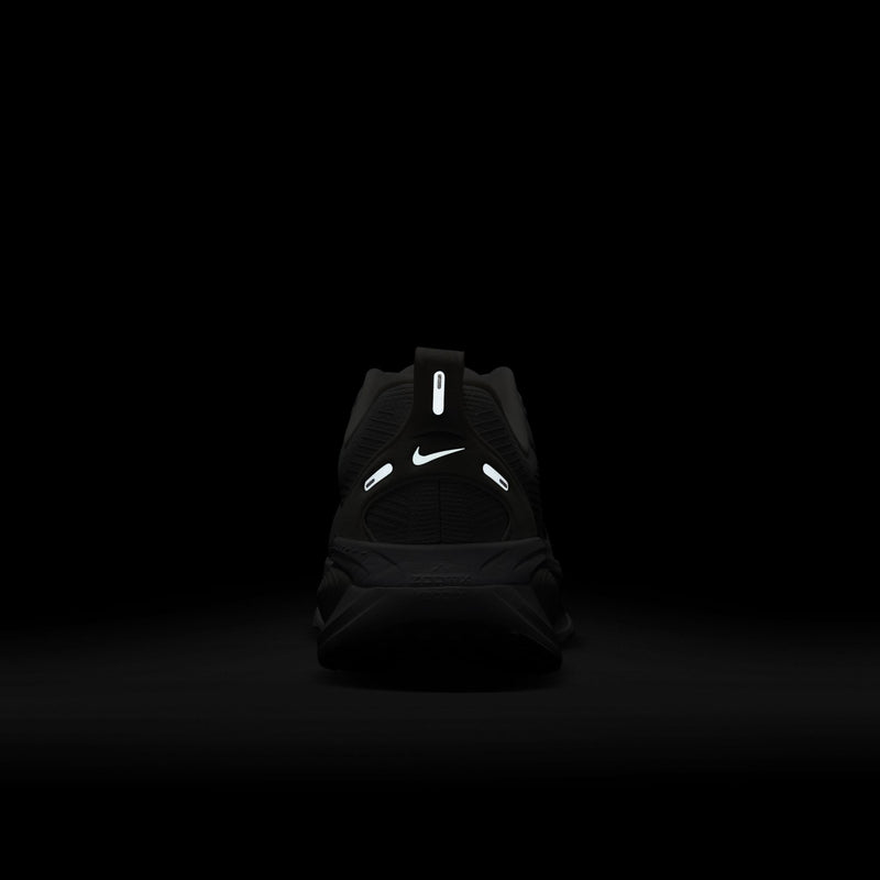 Women's Vomero 18 (104 - White/Metallic Silver-Photon Dust)