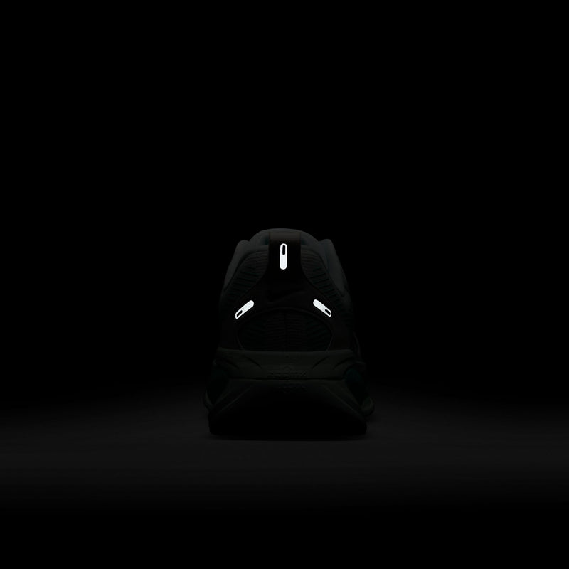 Women's Vomero 18 (106 - White/Cannon-Bleached Turq-Mint Foam)