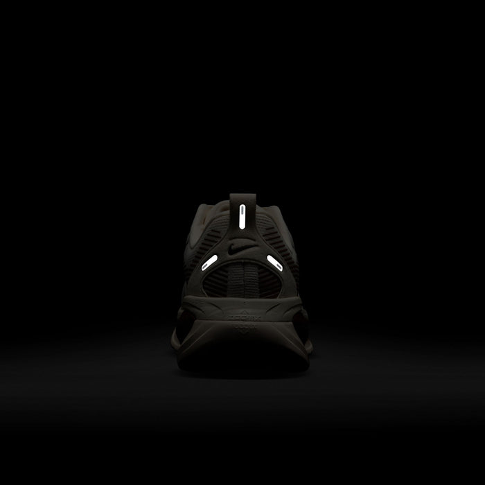 Women's Vomero 18 (108 - Pale Ivory, Dark Team Red-Red Sepia)