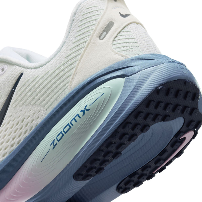 Women's Vomero 18 (115 - White/Midnight Navy-Work Blue)