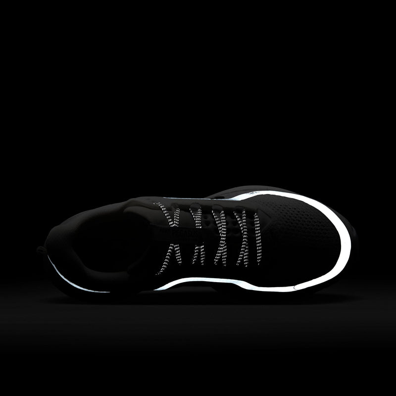 Women's Pegasus Premium (102 - White/Metallic Silver-Metallic Silver)