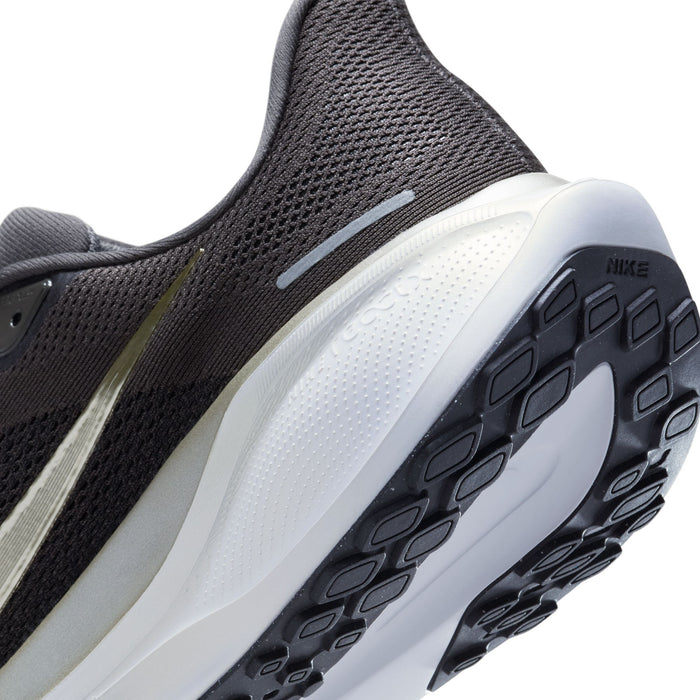 Men's Pegasus 41 "Jakob Ingebrigtsen" (200 -  Medium Ash/Mtlc Gold Grain-Summit White)