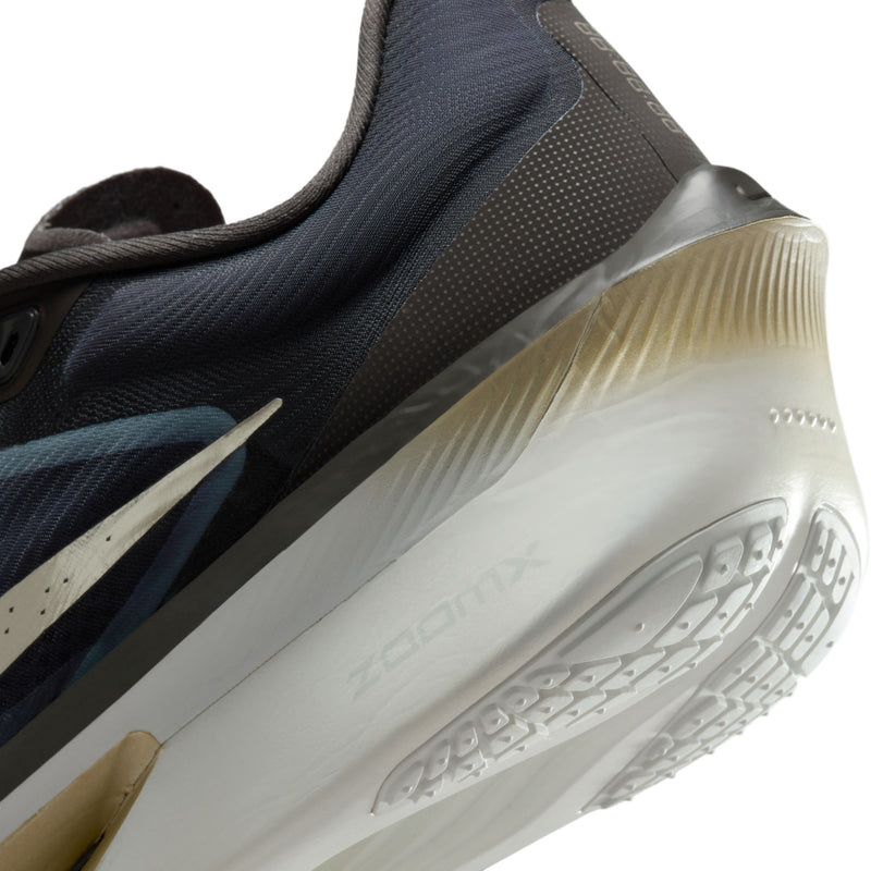 Men’s Zoom Fly 6 "Jakob Ingebrigtsen" (200 - Medium Ash/Mtlc Gold-Summit White)