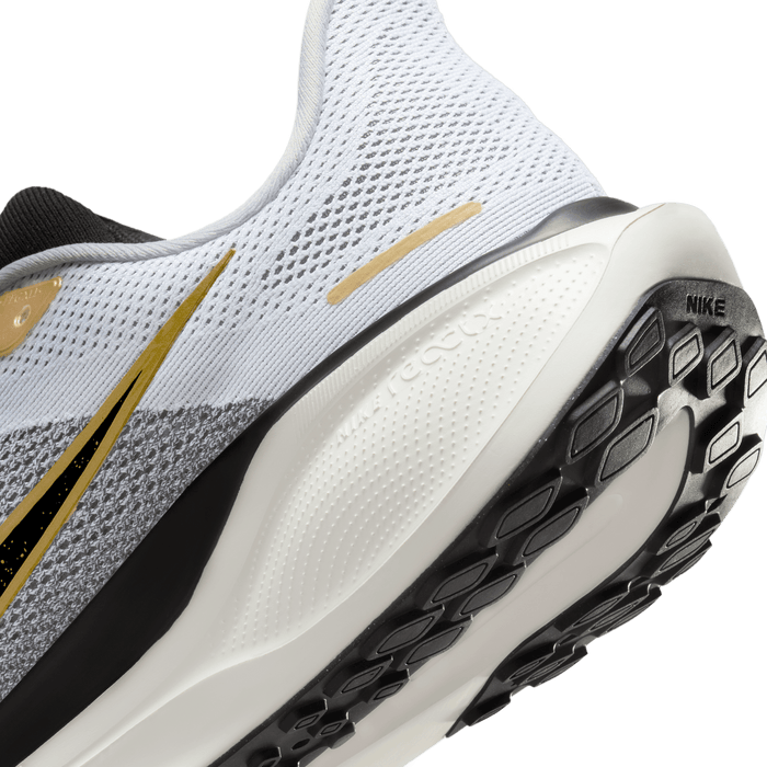 Nike zoom pegasus black and gold on sale