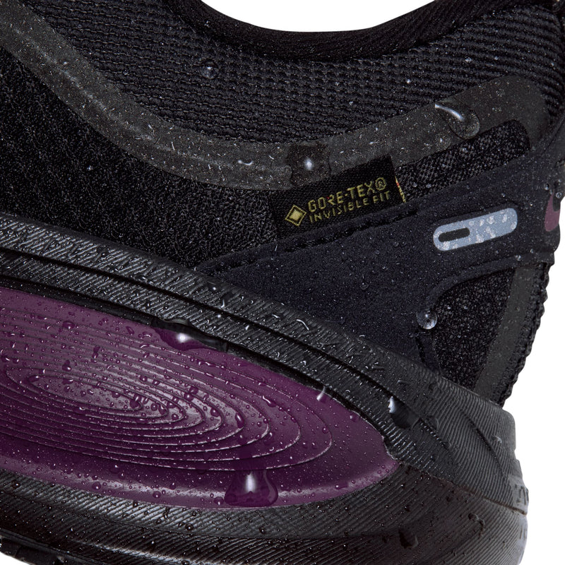 Women's Vomero 18 GORE-TEX (Black/Metallic Silver-True Berry)