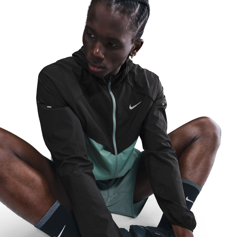 Men's Stride Repel UV Running Jacket (014 - Black/Cannon-Reflective Silver)