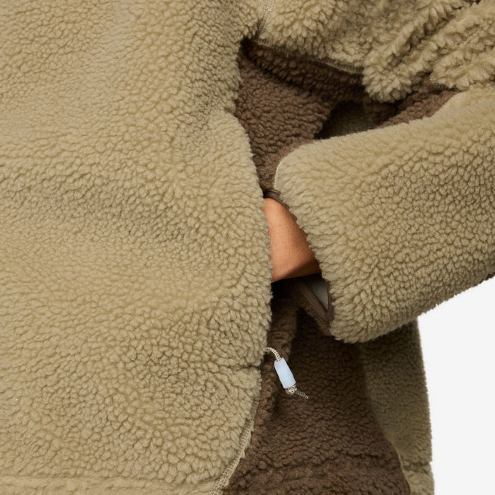 Women's ACG Therma-FIT ADV Windproof Jacket (297 - Parachute Beige/Summit White)