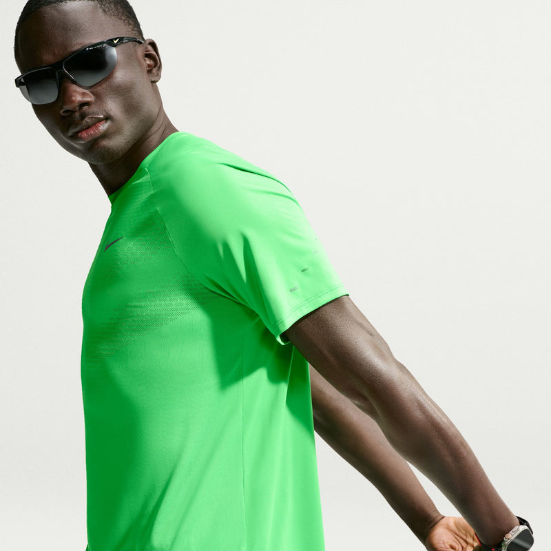Men's Stride Dri-FIT ADV Short-Sleeve Running Top (329 - Green Spark/Reflective Silver)