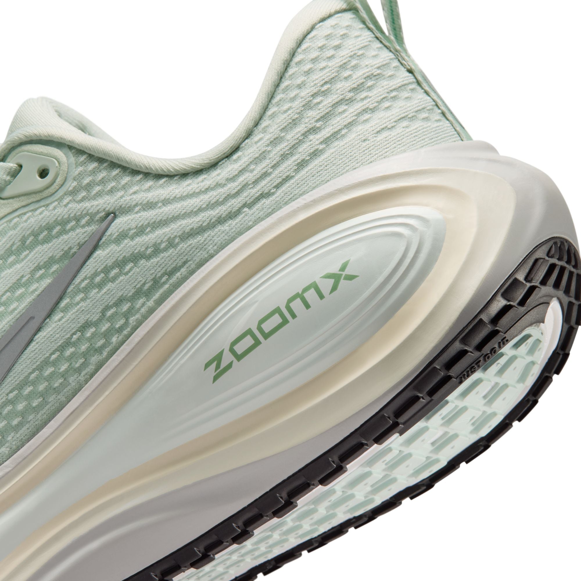Women's Vomero Plus (004 - Light Silver/Metallic Silver) — TC