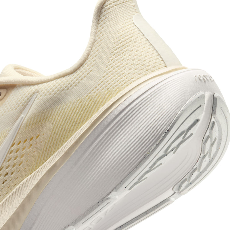 Women's Pegasus 42 (106 - Pale Ivory/Summit White-Coconut Milk)