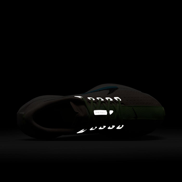 Women’s Pegasus Plus (602 - Silt Red/Black-Barely Volt-Platinum Tint)