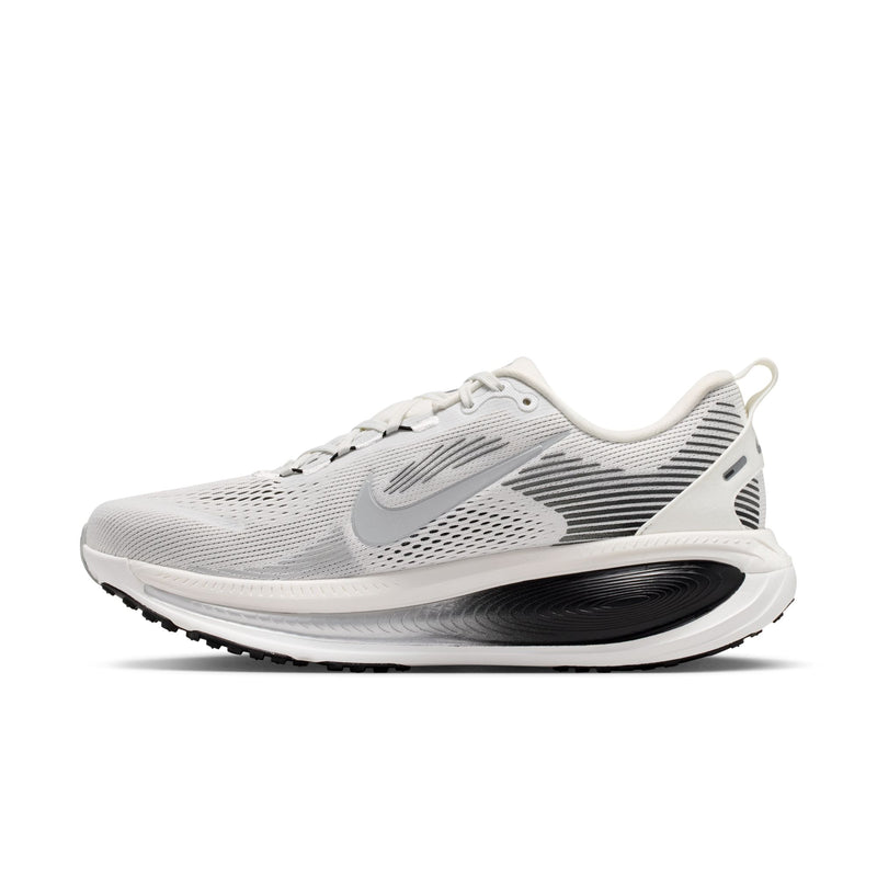 Men's Vomero 18 (100 - Summit White/Metallic Silver-Black)