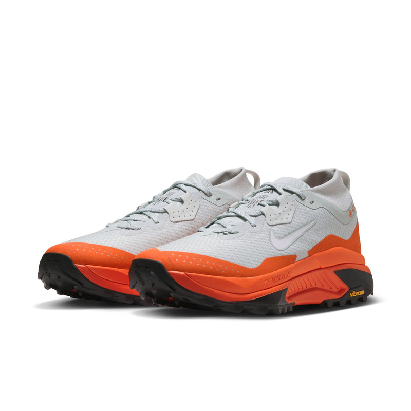 Men’s ACG Zegama Trail GORE-TEX (001 - Light Silver/Summit White-Safety Orange)