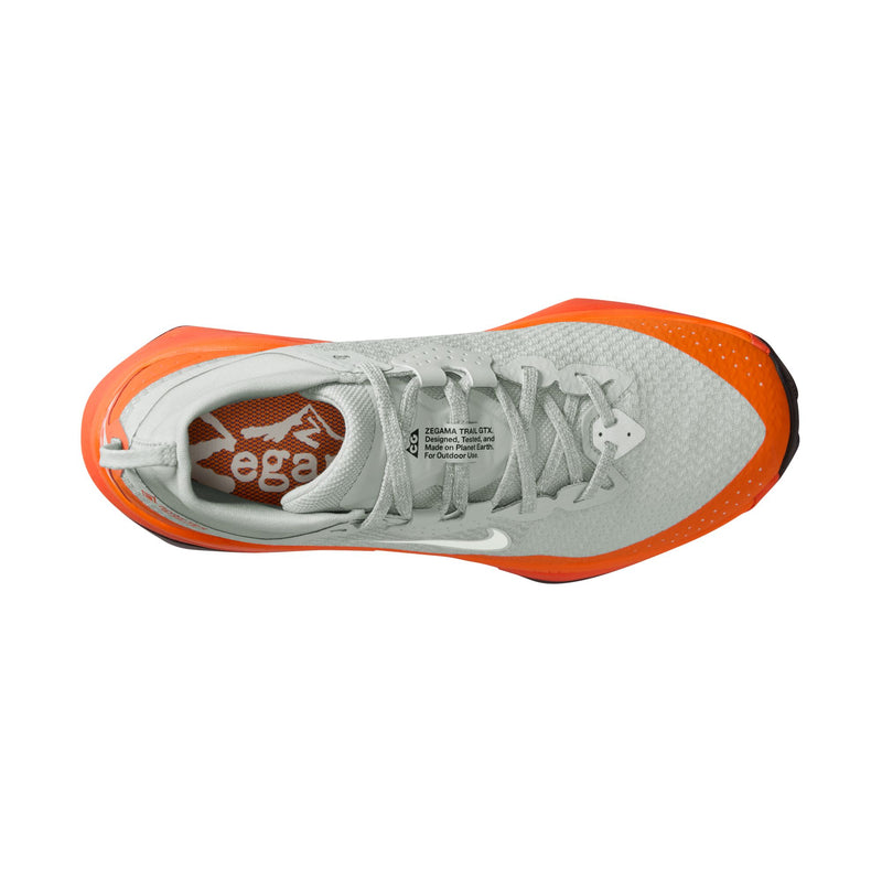 Men’s ACG Zegama Trail GORE-TEX (001 - Light Silver/Summit White-Safety Orange)